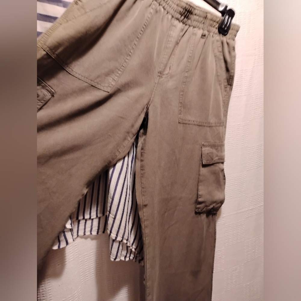 Sanctuary Relaxed Reissue Cargo Pants. Size M - Picture 8 of 13